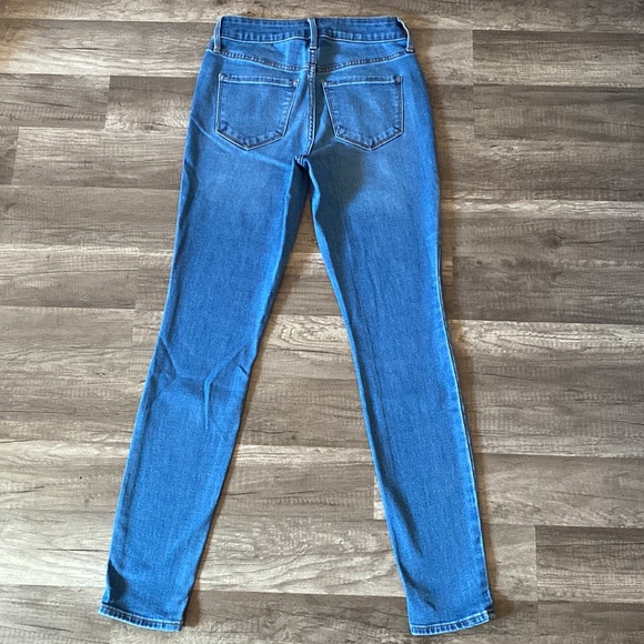 Old Navy Pop Icon Skinny jeans size 00 - Picture 13 of 13